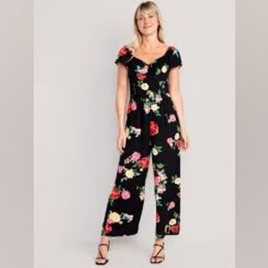 Old Navy Fit and Flare Flutter Sleeve Jumpsuit - Large